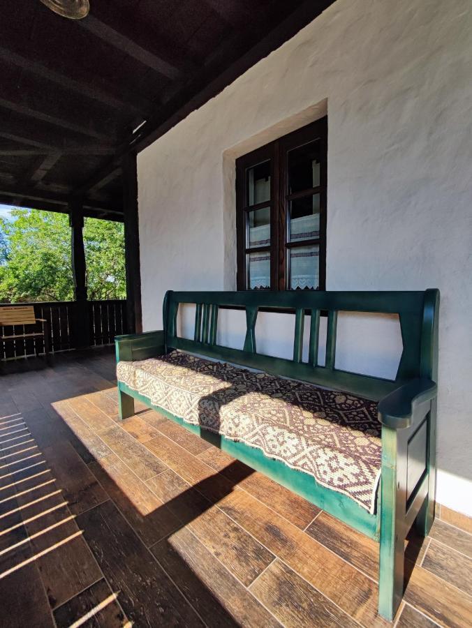 Ograda Bunicilor Vila Baia de Fier Exterior foto